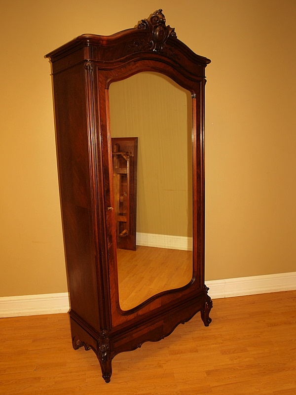 Louis Xvi Armoire